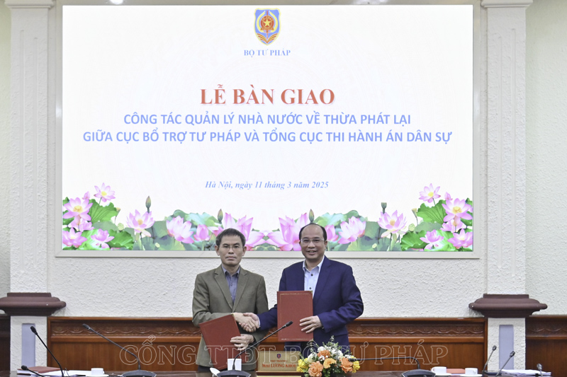 Bàn giao công tác quản lý nhà nước về Thừa phát lại